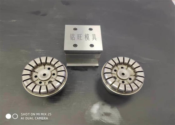 Inserções de molde de polimento de tolerância de 0,01 mm Peças de molde automotivo