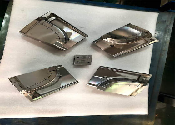 Tolerância de 0,01 mm Elevadores de molde Máquina de 5 eixos Processamento de componentes de molde