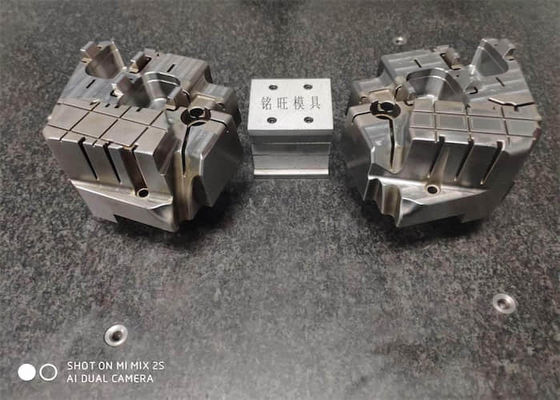 Inserções de molde de tolerância de 0,01 mm ODM polimento de componentes de molde de plástico